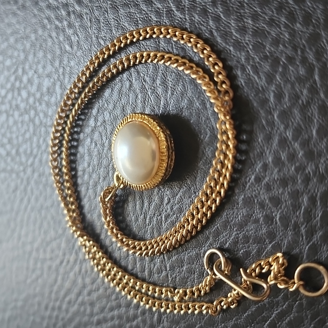 Vtg Necklace